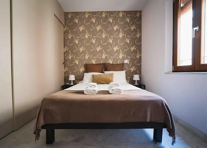 Atico Con Terraza Privada Cerca De La Catedral Apartment